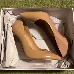 Blush high heel Steve Madden pumps. Never worn in original box